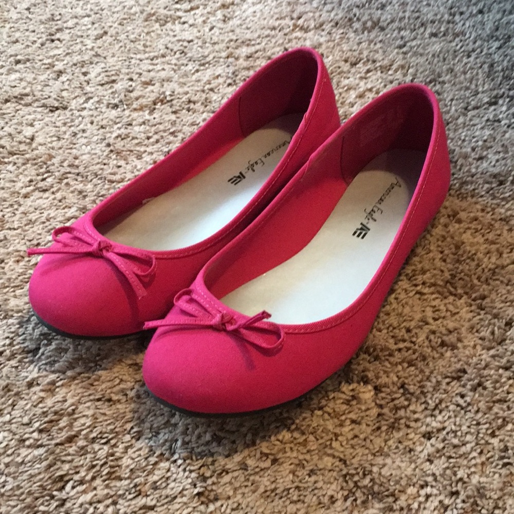 SOLD AE pink flats